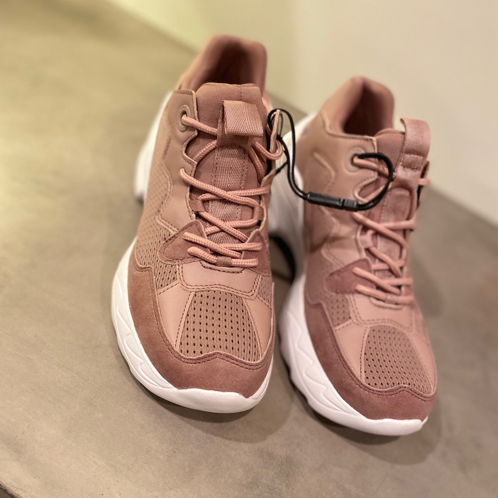 Mauve dad sneakers